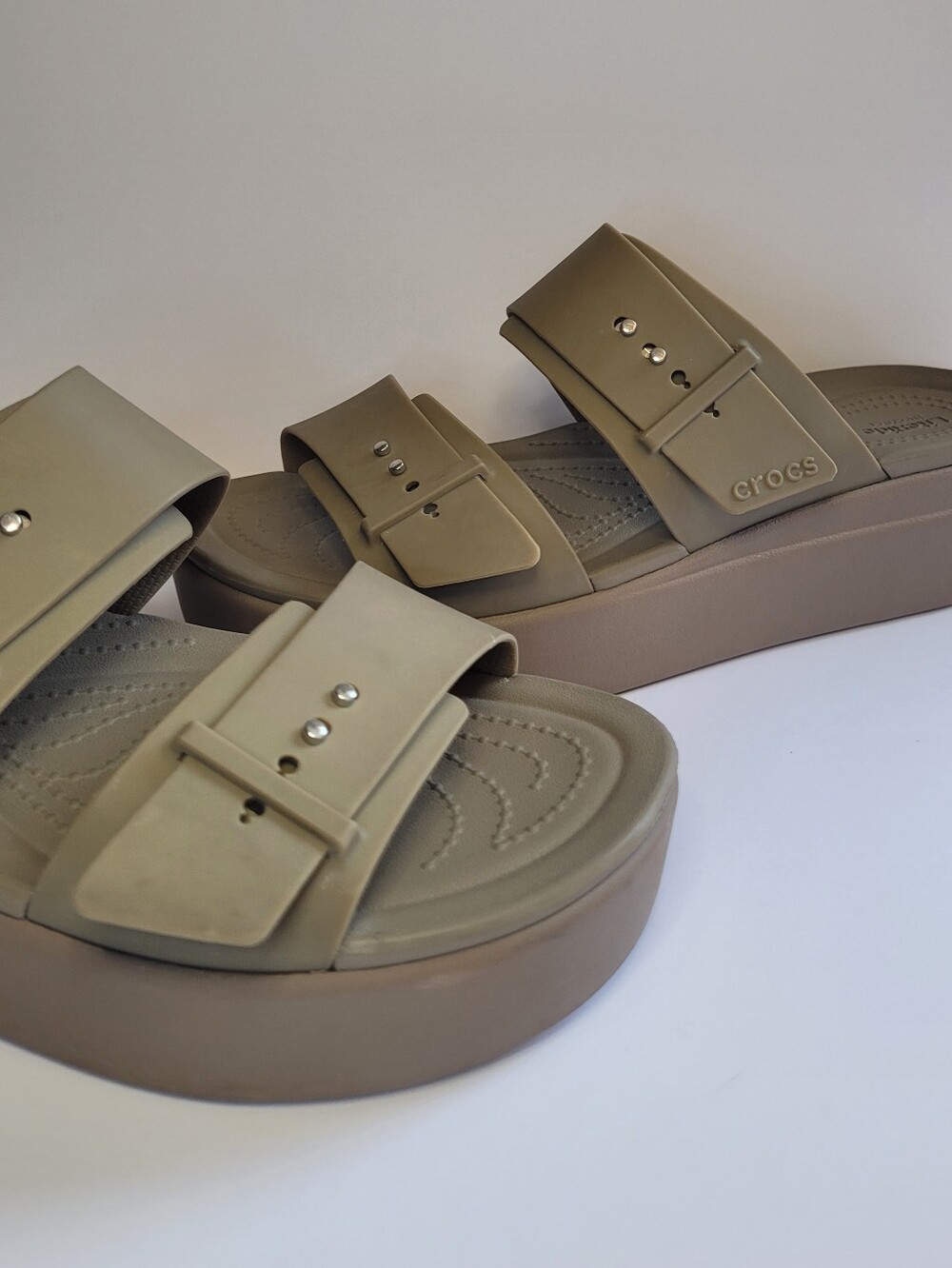 Crocs Brooklyn Buckle LiteRide Low Wedge Sandals 10 - Picture 4 of 15